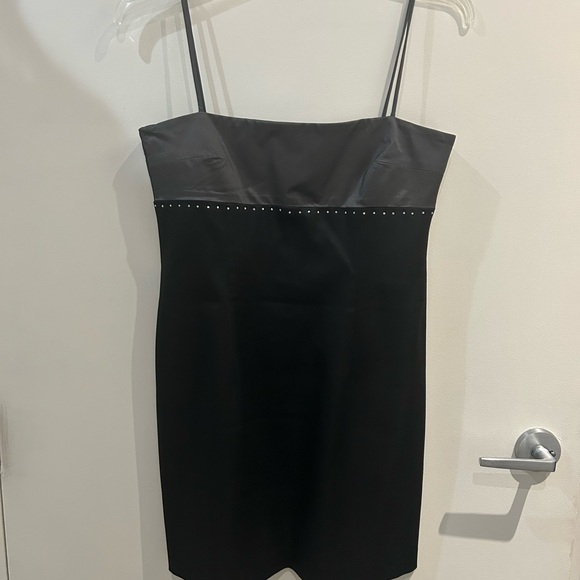 Laundry By Shelli Segal Dresses & Skirts - Gorgeous LAUNDRY cocktail satin dress